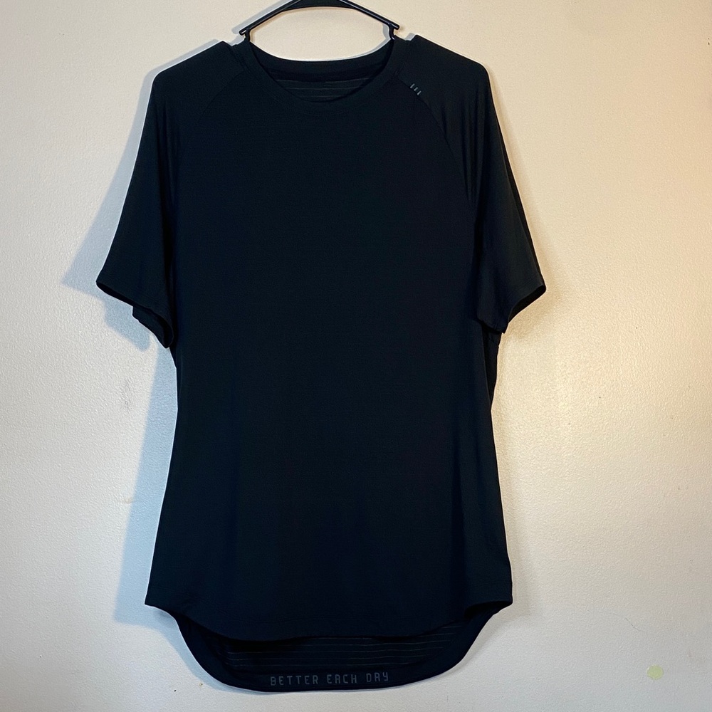 Lululemon Men's Athletic Shirt Metal Vent Tech Short-Sleeve black